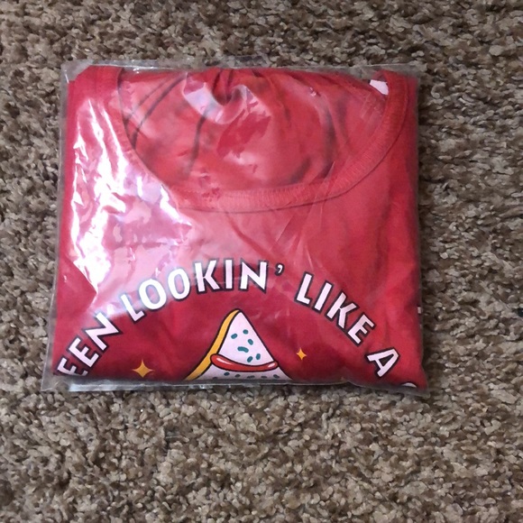 Wodbottom looking like a snack holiday tank top. - Picture 4 of 5